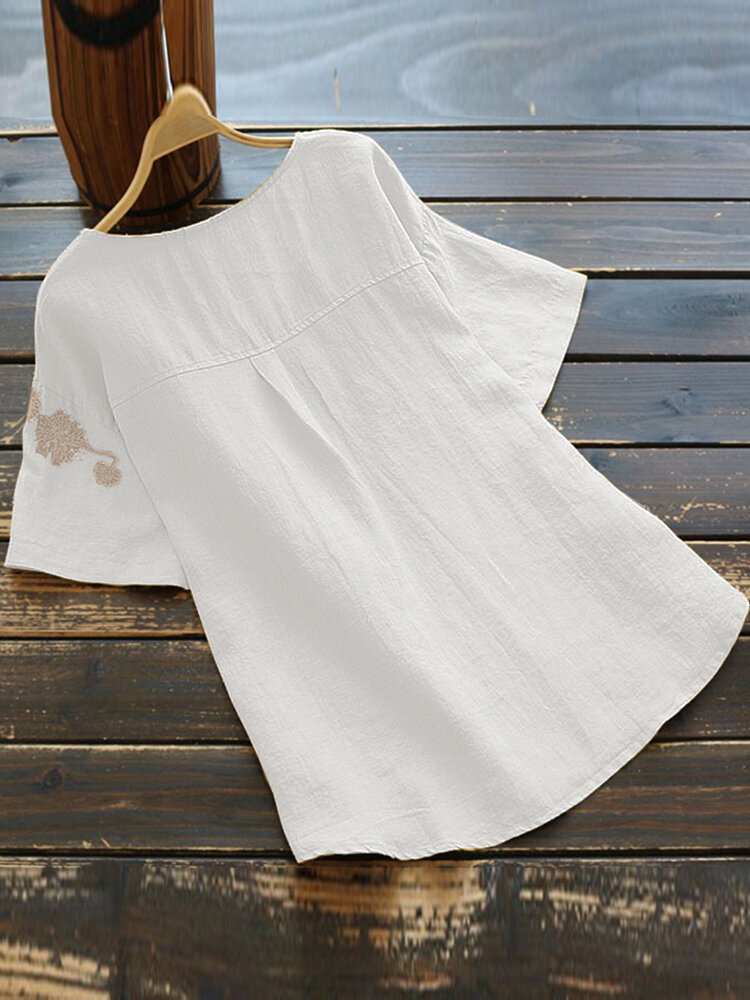 
	Embroidery Flowers Short Sleeve Plus Size T-shirt