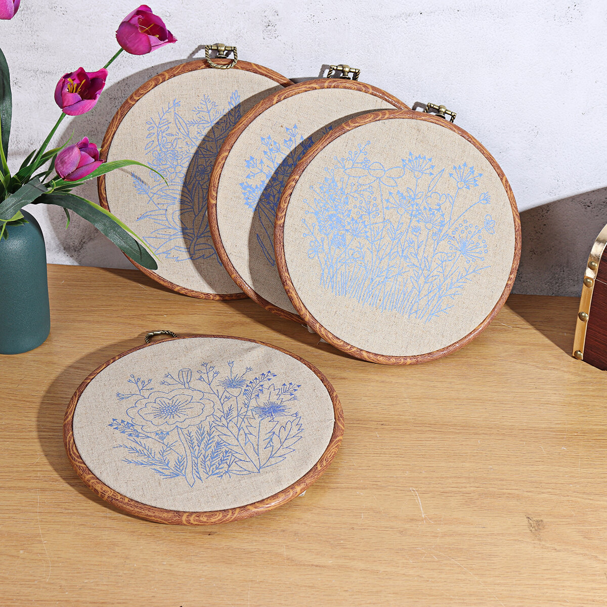 
	Embroidery Starter Kit With Pattern Stamped Embroidery Kit Including Embroidery Cloth With Pattern Bamboo Embroidery Hoop Color Threads Needle Kit